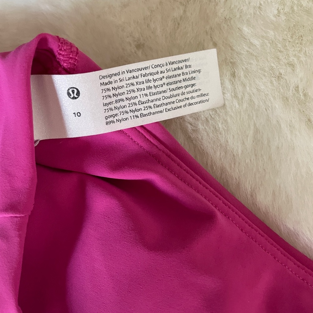Lululemon crop sport bra.